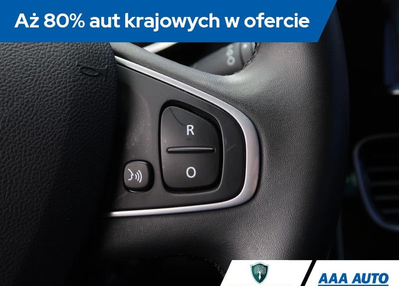 Renault Clio cena 45000 przebieg: 39667, rok produkcji 2017 z Łęczna małe 301